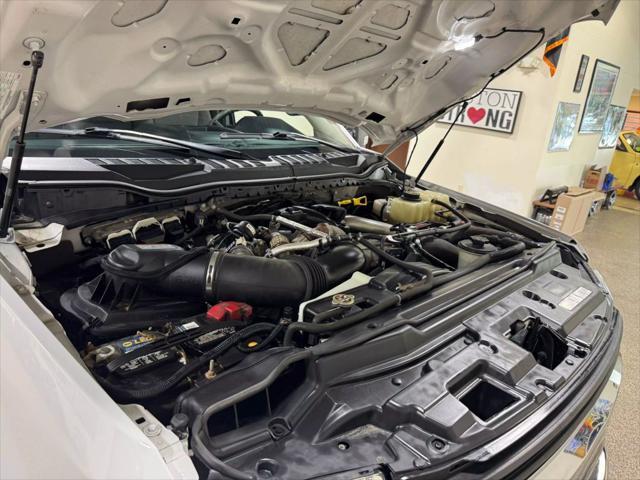 Photo of 2019 Oxford White Ford F-250