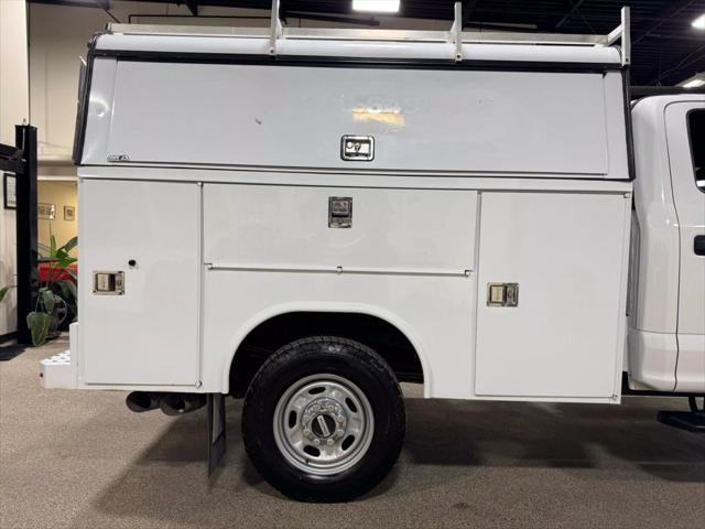 Photo of 2019 Oxford White Ford F-250