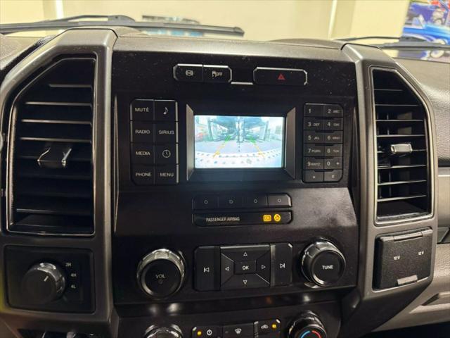 Photo of 2019 Oxford White Ford F-250