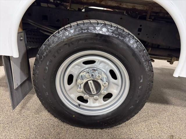 Photo of 2019 Oxford White Ford F-250