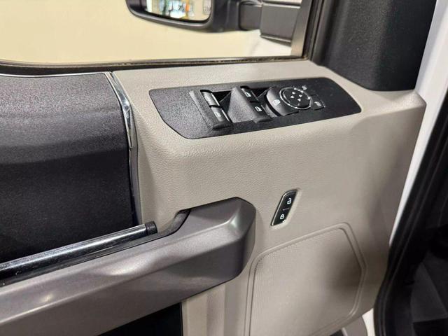 Photo of 2019 Oxford White Ford F-250