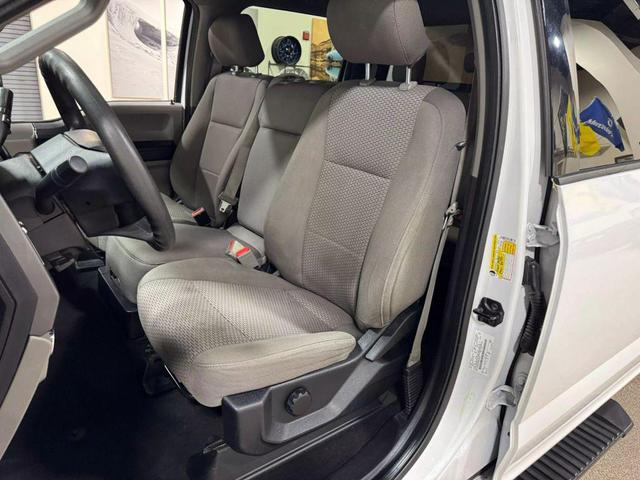 Photo of 2019 Oxford White Ford F-250