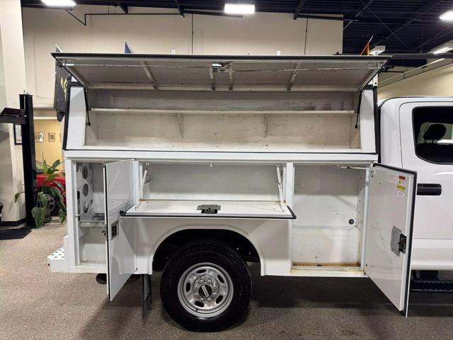 Photo of 2019 Oxford White Ford F-250