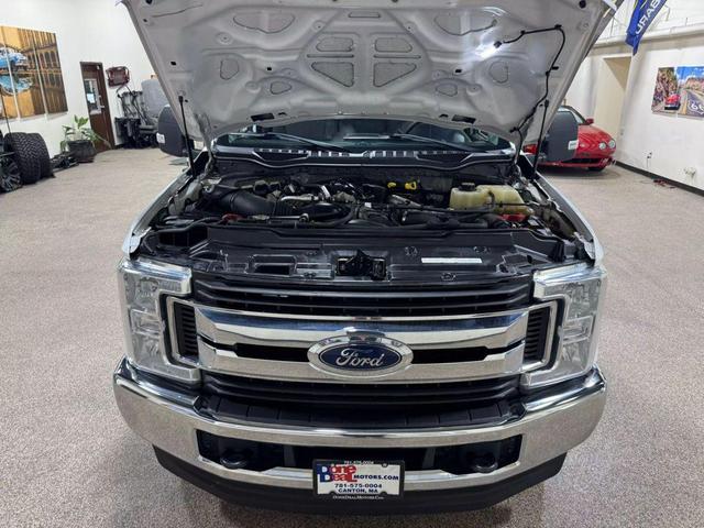 Photo of 2019 Oxford White Ford F-250