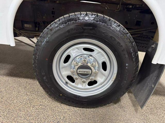 Photo of 2019 Oxford White Ford F-250