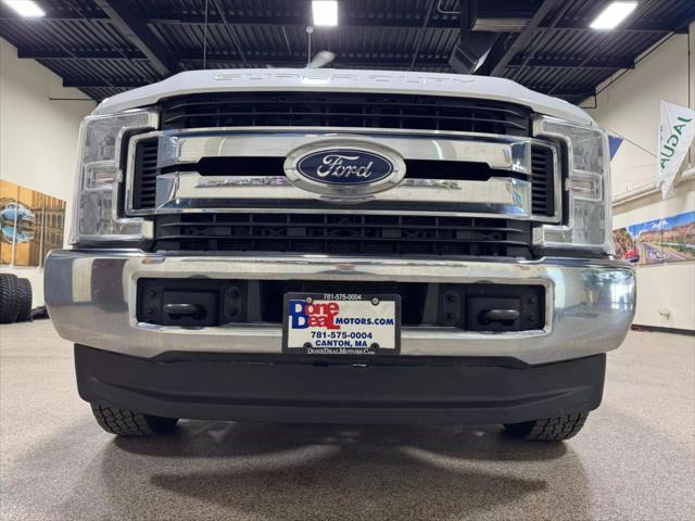 Photo of 2019 Oxford White Ford F-250
