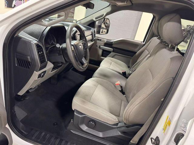 Photo of 2019 Oxford White Ford F-250