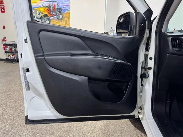 Photo of 2019 Bright White RAM ProMaster City