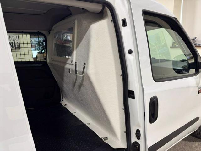 Photo of 2019 Bright White RAM ProMaster City