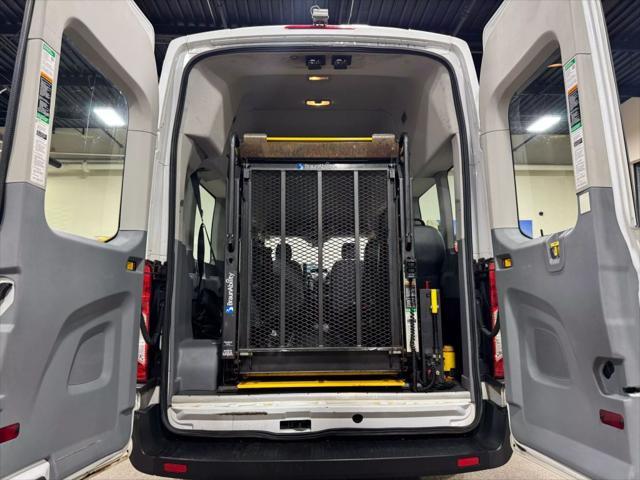 Photo of 2015 Oxford White Ford Transit-350