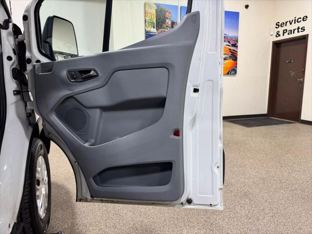 Photo of 2015 Oxford White Ford Transit-350