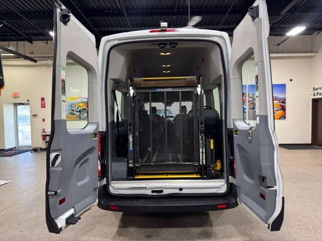Photo of 2015 Oxford White Ford Transit-350