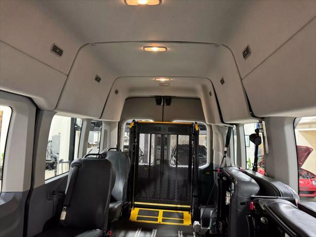 Photo of 2015 Oxford White Ford Transit-350