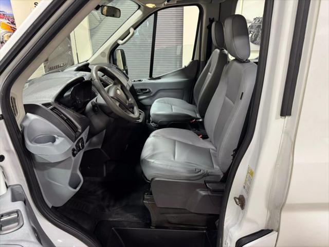 Photo of 2015 Oxford White Ford Transit-350