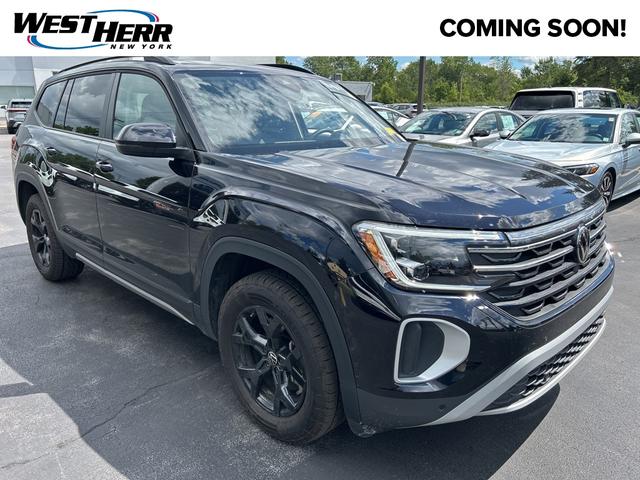 Photo of 2024 Deep Black Pearl Effect Volkswagen Atlas