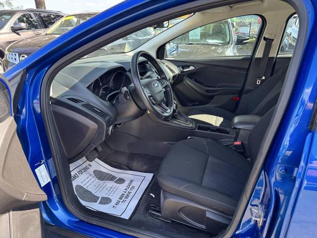 Photo of 2018 Blue Ford Focus