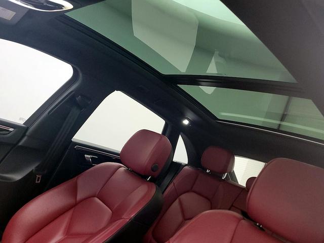 Photo of 2022 Black Porsche Macan