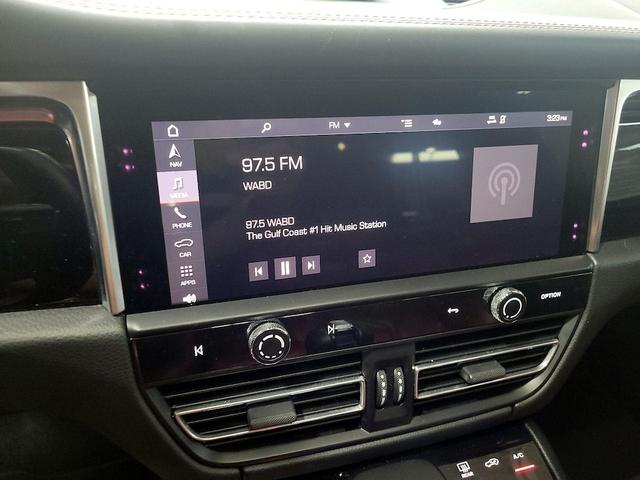 Photo of 2022 Black Porsche Macan