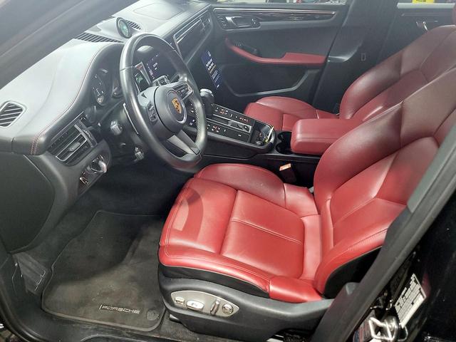 Photo of 2022 Black Porsche Macan