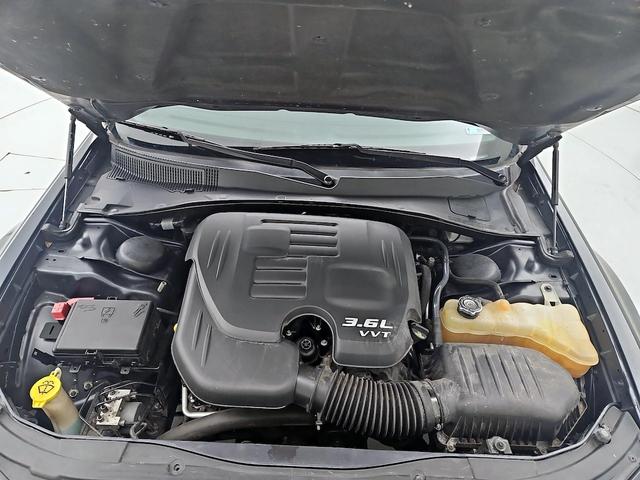 Photo of 2019 Gray Chrysler 300