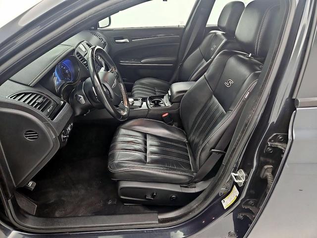 Photo of 2019 Gray Chrysler 300
