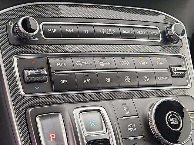 Photo of 2023 Gray Hyundai SANTA FE