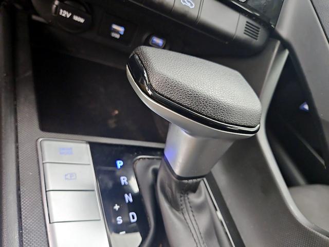 Photo of 2022 Gray Hyundai ELANTRA