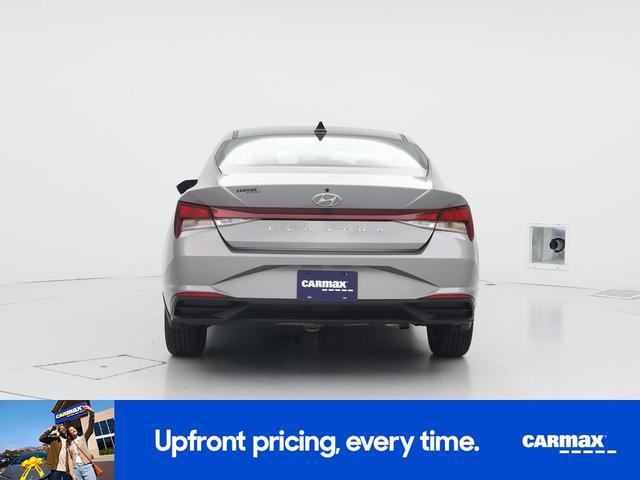 Photo of 2022 Gray Hyundai ELANTRA