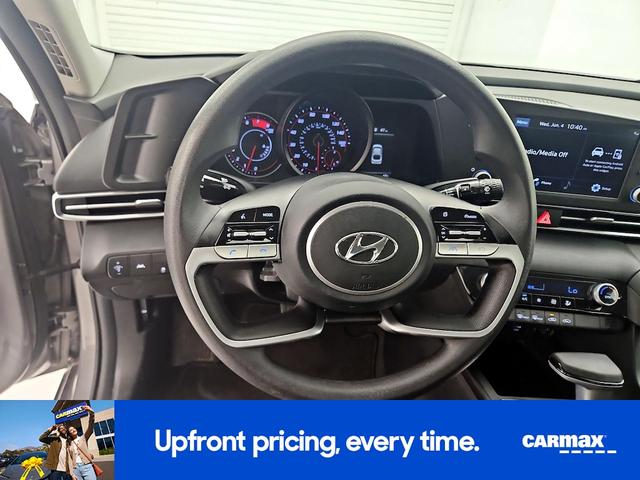 Photo of 2022 Gray Hyundai ELANTRA