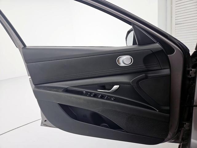 Photo of 2022 Gray Hyundai ELANTRA