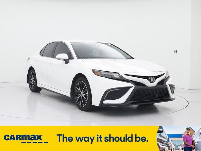 Photo of 2024 White Toyota Camry
