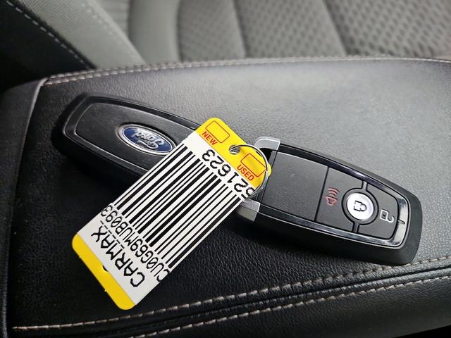 Photo of 2021 Gray Ford Escape
