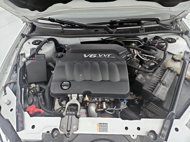 Photo of 2015 White Chevrolet Impala Limited