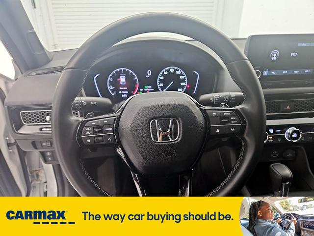 Photo of 2022 White Honda Civic