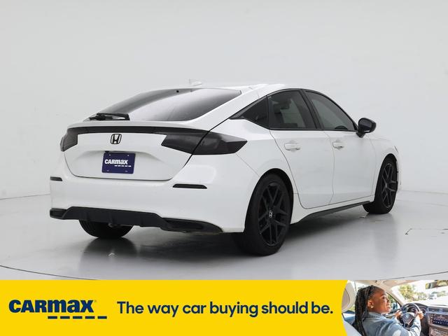Photo of 2022 White Honda Civic