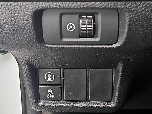 Photo of 2022 White Honda Civic