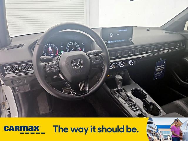 Photo of 2022 White Honda Civic