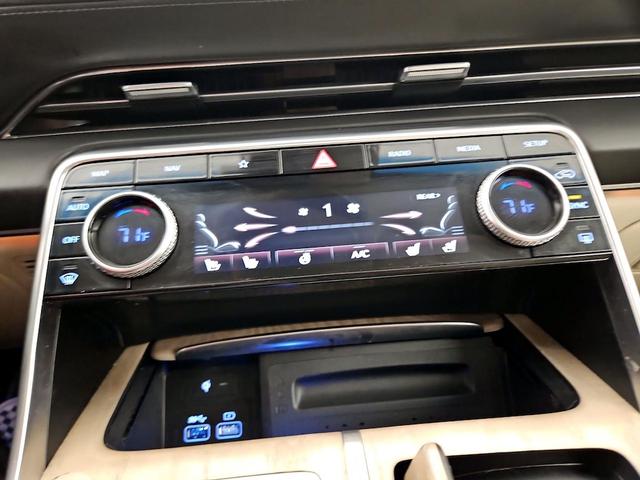 Photo of 2022 Gray Genesis GV80