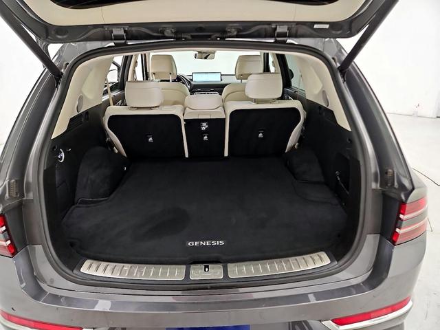 Photo of 2022 Gray Genesis GV80