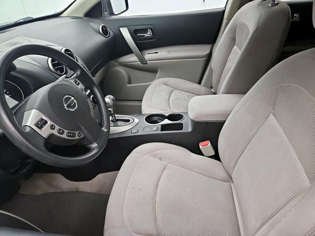 Photo of 2013 Black Nissan Rogue
