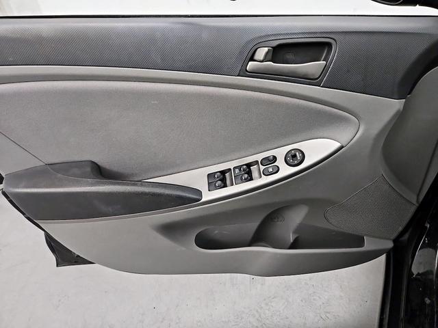 Photo of 2016 Black Hyundai Accent