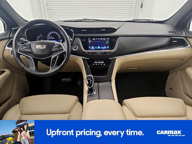 Photo of 2018 White Cadillac XT5