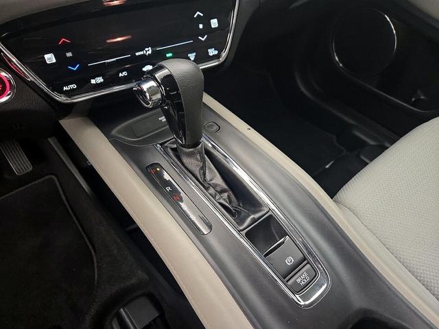 Photo of 2022 Silver Honda HR-V
