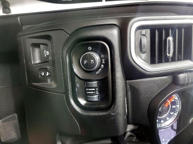 Photo of 2019 White RAM 1500