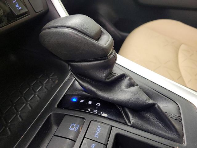 Photo of 2019 White Toyota RAV4