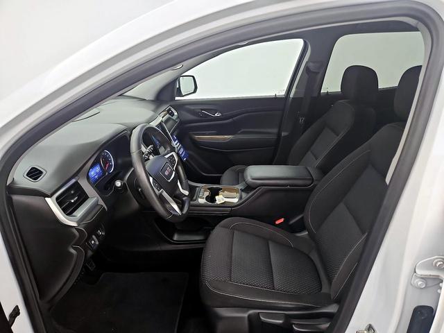Photo of 2021 White GMC Acadia