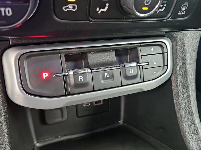 Photo of 2021 White GMC Acadia