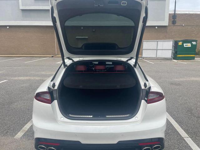 Photo of 2020 Snow White Pearl Kia Stinger