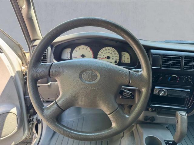 Photo of 2004 Lunar Mist Metallic Toyota Tacoma