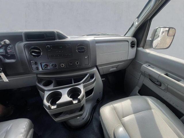 Photo of 2012 Oxford White Ford E350 Super Duty